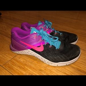 Beautiful Womens Nike Metcon tennis shoes sz 8.5